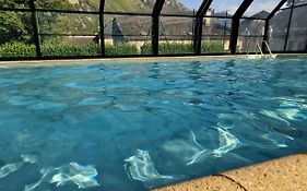 Escapade Montagne en Famille, appartement cosy avec piscine couverte